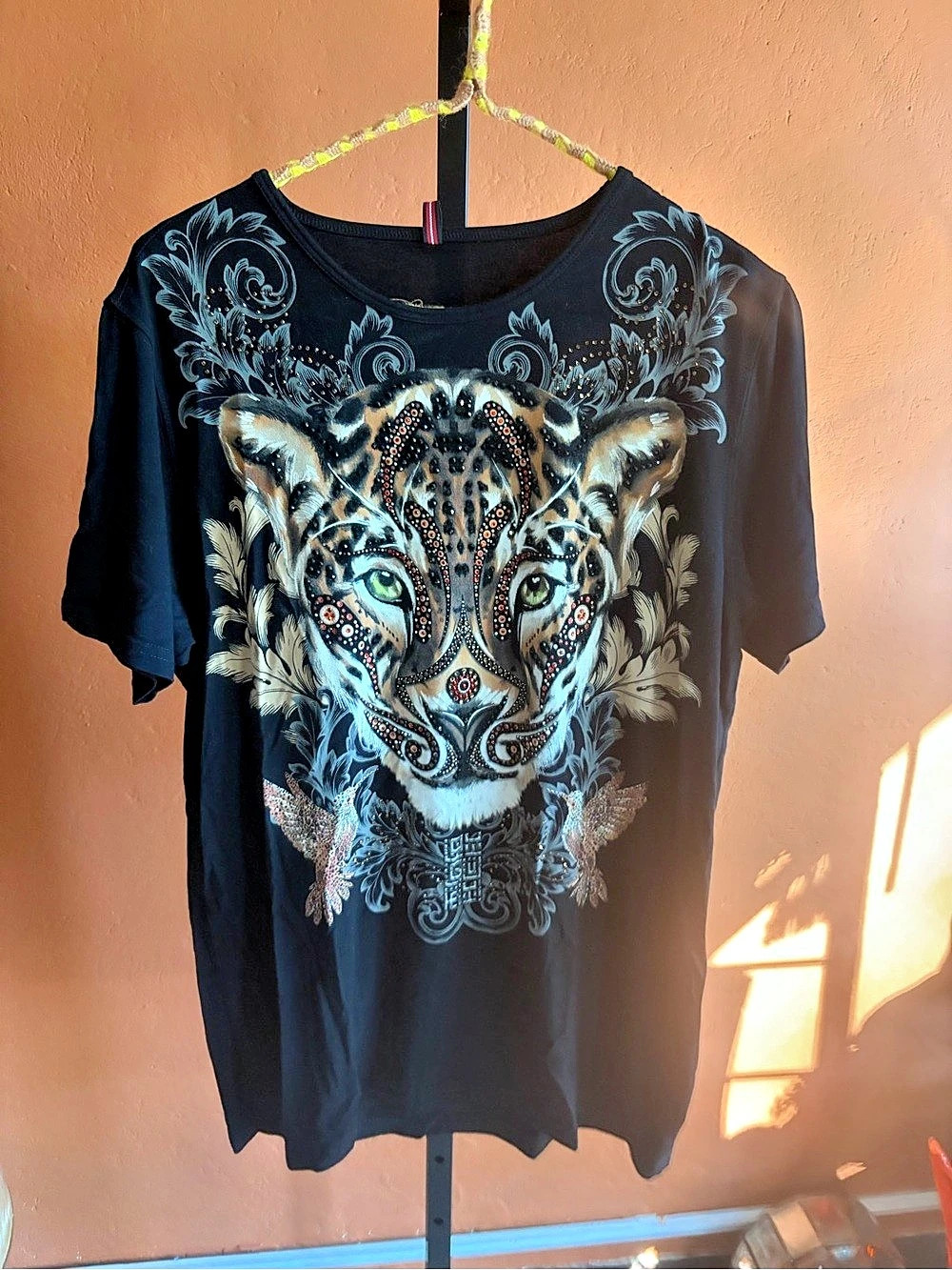 Jay Guey Leopard Graphic Short Sleeve Tee Size Medium